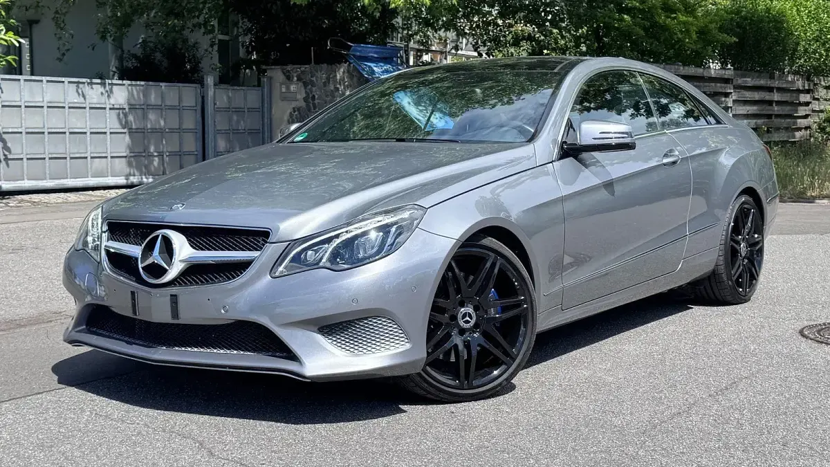 Gebraucht Mercedes E400 333 PS (244 kW) 2013 Grau Coupé