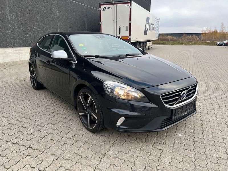 Gebraucht Volvo V40 R-Design 150 PS (110 kW) 2016 Schwarz Limousine