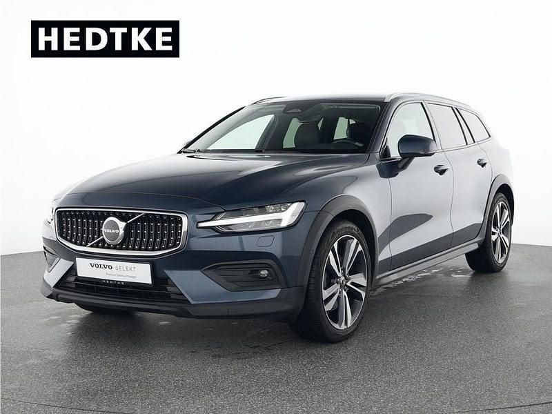 Gebraucht Volvo V60 CC Plus 197 PS (144 kW) 2023 Blau Kombi