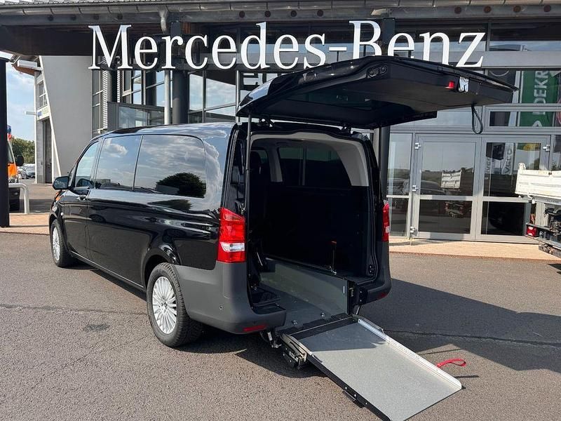 Obsidianschwarz Gebraucht 2024 Mercedes e-Vito Van / Kleinbus | 47.588 € (Fairer Preis) - Bild 1/4