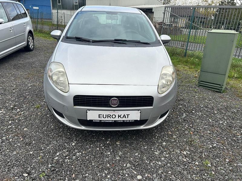 Grau Gebraucht 2011 Fiat Punto Kleinwagen | 3.250 € - Bild 1/4
