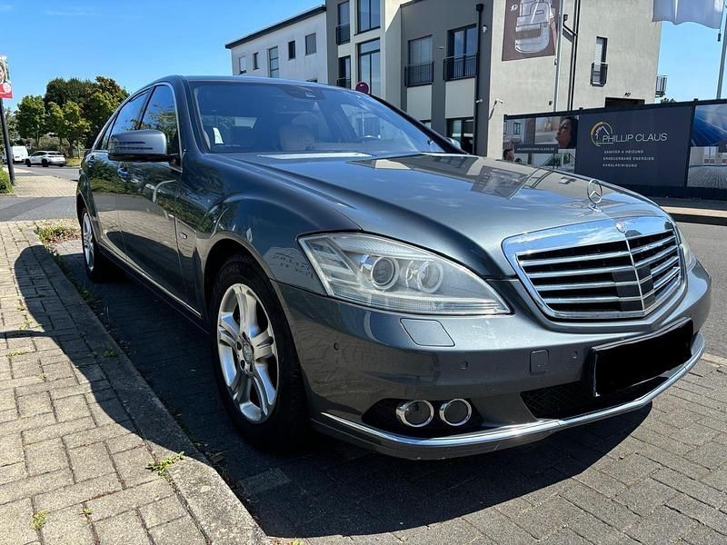 Silber Gebraucht 2011 Mercedes S350 Limousine | 9.900 € - Bild 1/4