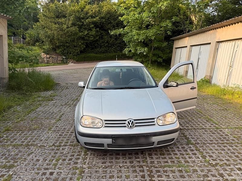 Silber Gebraucht 1997 VW Golf IV Kleinwagen | 1.600 € (Fairer Preis) - Bild 1/4