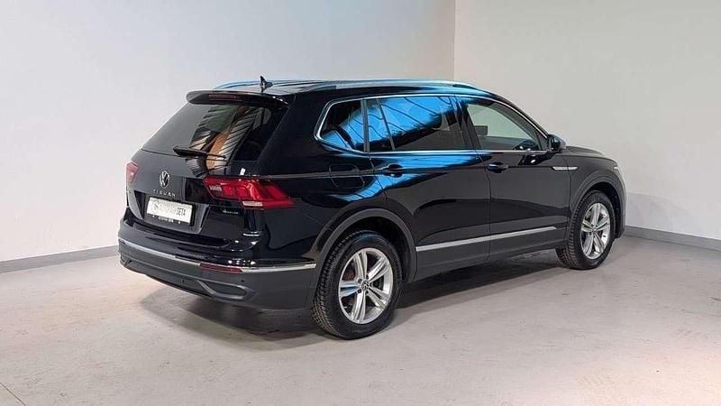 Gebraucht VW Tiguan Allspace Life 200 PS (147 kW) 2022 Deep black SUV