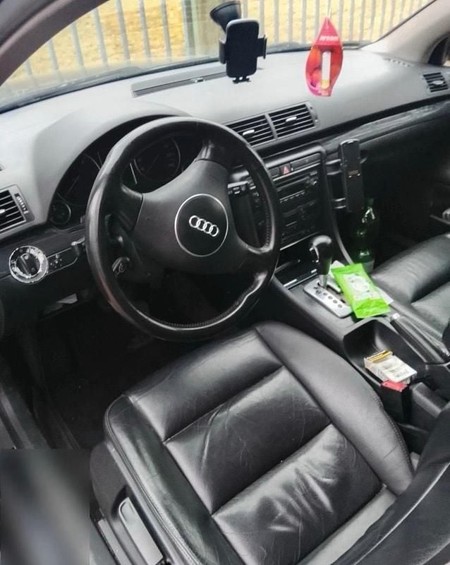 Gebraucht Audi A4 131 PS (96 kW) 2004 Schwarz Kombi