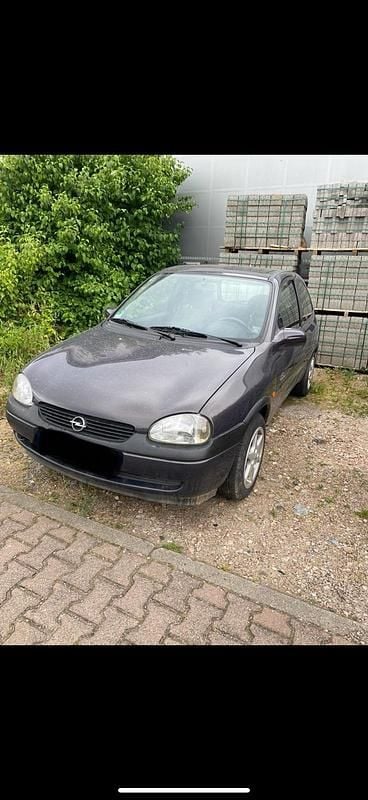 Grau Gebraucht 1997 Opel Corsa Kleinwagen | 899 € (Fairer Preis) - Bild 1/4