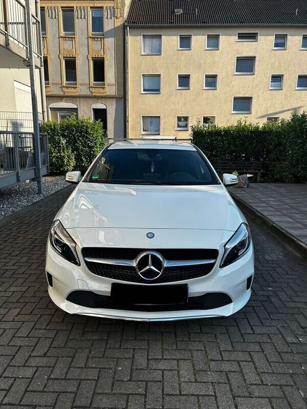 Gebraucht Mercedes A160 Edition 102 PS (75 kW) 2016 Weiß Limousine