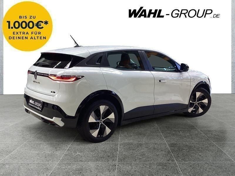 Używany Renault Megane E-Tech Equilibre 96 kW (131 KM) 2023 Biały Sedan/Limuzyna