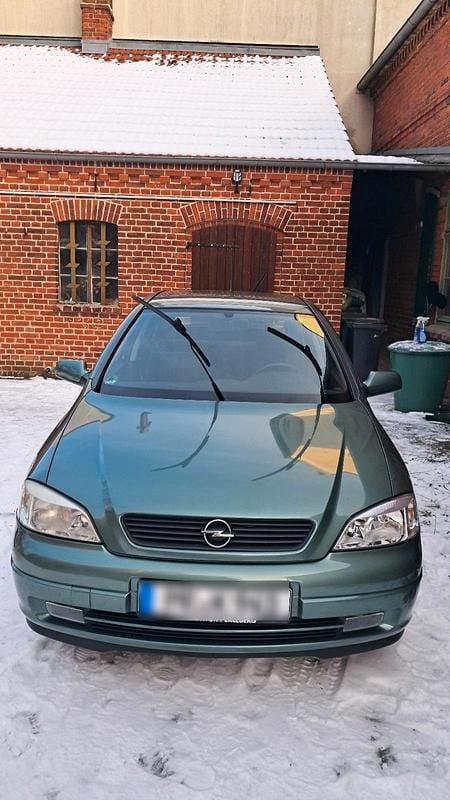 Gebraucht Opel Astra 65 PS (47 kW) 1998 Grün Limousine