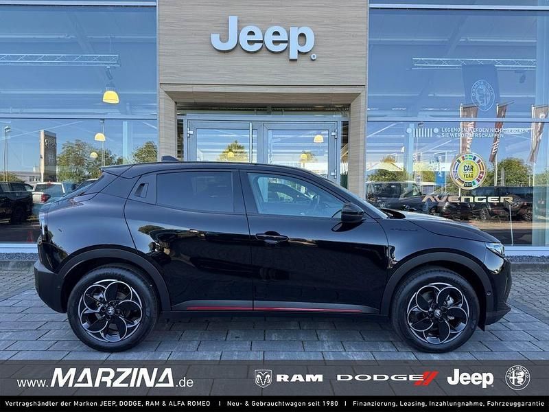Schwarz Neu 2025 Alfa Romeo GT Junior Edizione Speciale SUV | 38.490 € (Teuer) - Bild 1/4