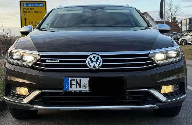 Gebraucht VW Passat Highline 190 PS (139 kW) 2016 Braun Kombi