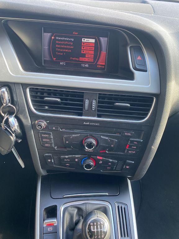 Gebraucht Audi A4 120 PS (88 kW) 2011 Schwarz Limousine