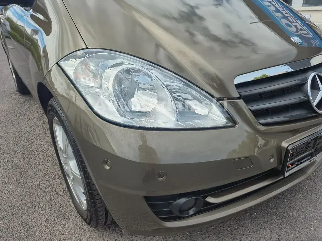 Gebraucht Mercedes A160 95 PS (69 kW) 2011 Braun Kleinwagen