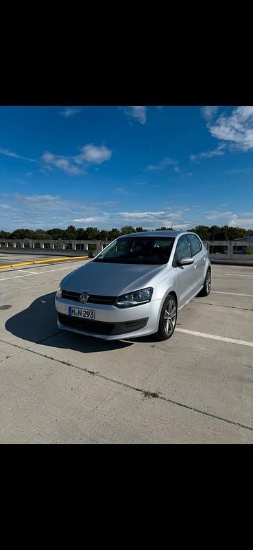Silber Gebraucht 2011 VW Polo Limousine | 3.749 € (Superpreis) - Bild 1/4