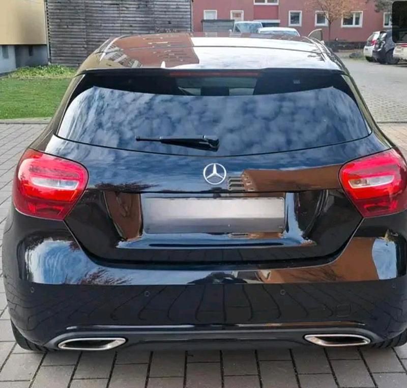 Gebraucht Mercedes A200 136 PS (100 kW) 2016 Schwarz Limousine