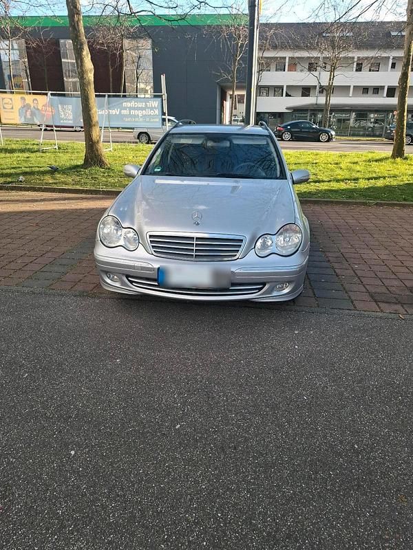 Gebraucht Mercedes C220 150 PS (110 kW) 2004 Grau Kombi