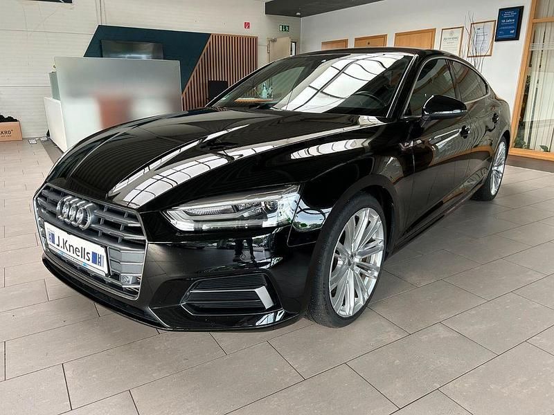 Brillantschwarz Gebraucht 2018 Audi A5 Sportback S-Line Limousine | 28.950 € (Fairer Preis) - Bild 1/4