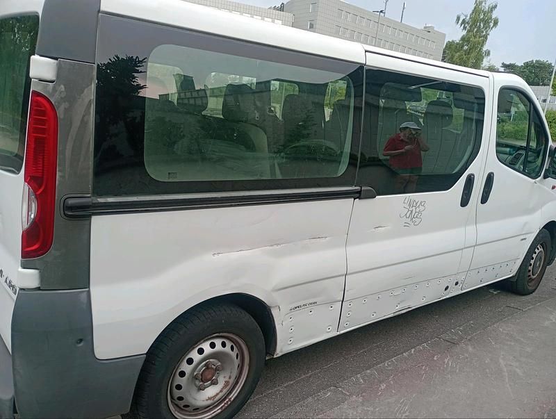 Gebraucht Opel Vivaro 117 PS (86 kW) 2008 Weiß Van / Kleinbus