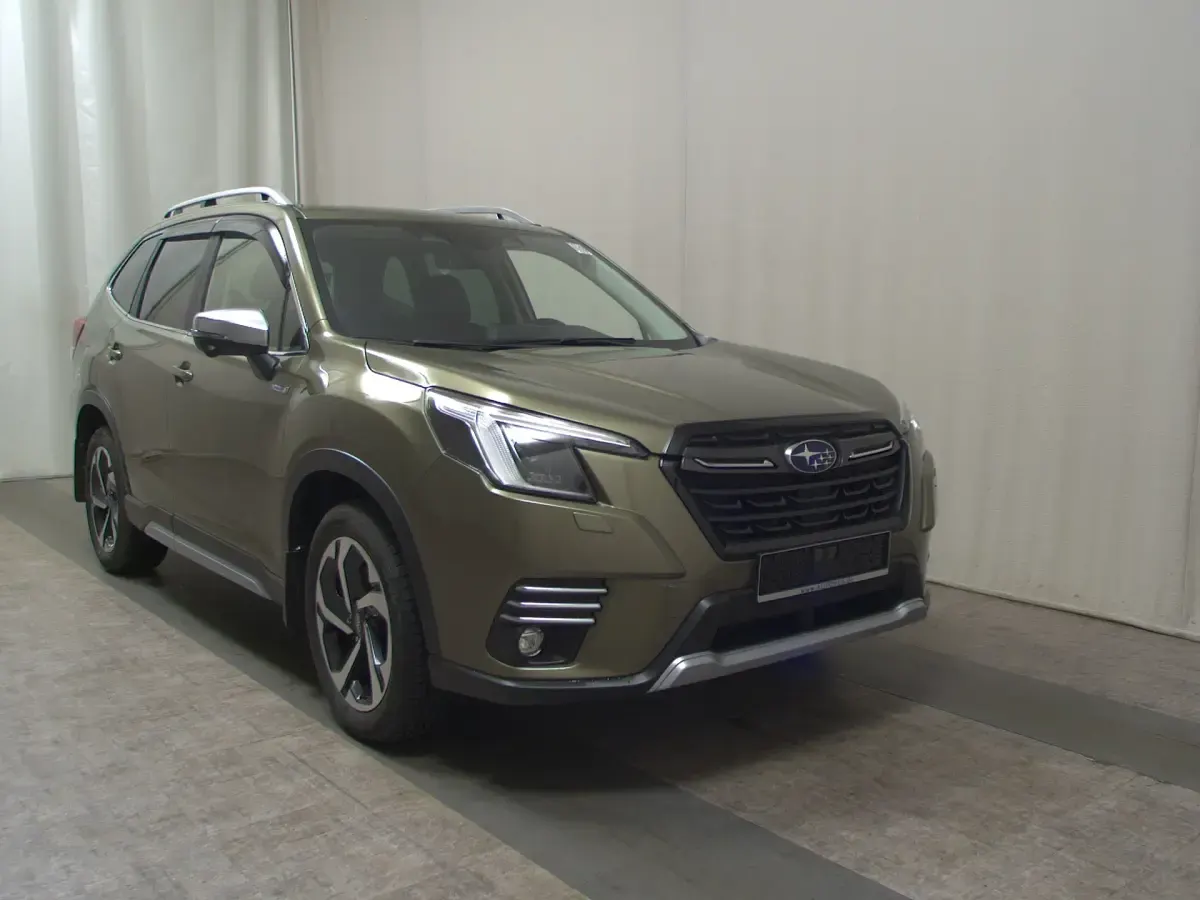 Gebraucht Subaru Forester Platinum 150 PS (110 kW) 2022 Autumn green m SUV