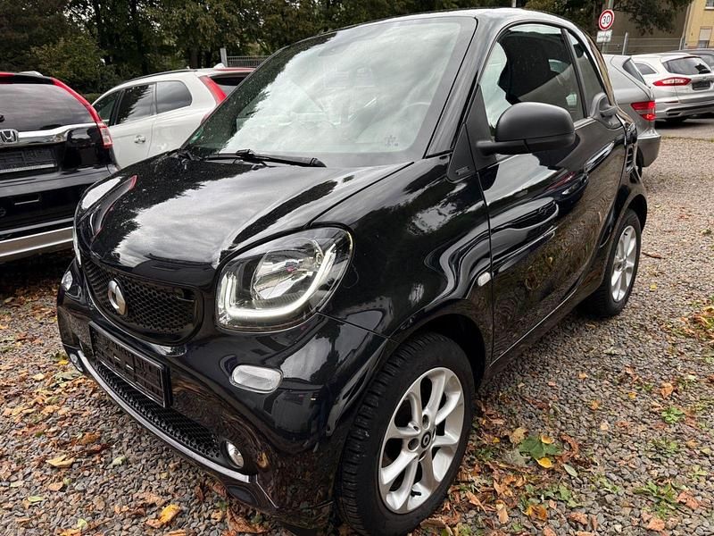 Schwarz Gebraucht 2018 Smart ForTwo Coupé Passion Coupé | 8.990 € (Fairer Preis) - Bild 1/4