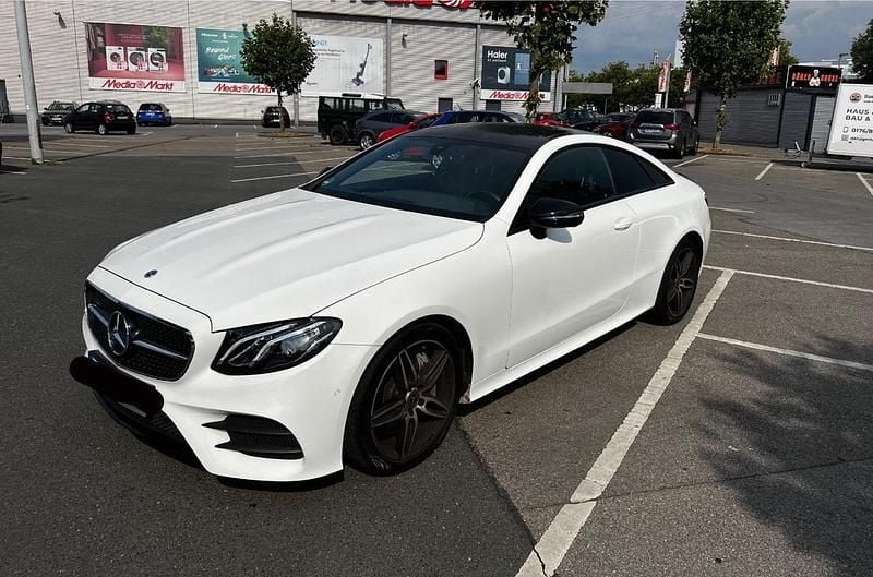 Gebraucht Mercedes E300 AMG line 245 PS (180 kW) 2019 Weiß Coupé