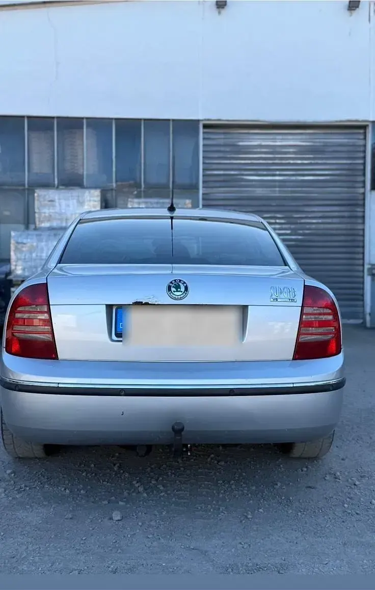 Gebraucht Skoda Superb 163 PS (119 kW) 2006 Silber Limousine
