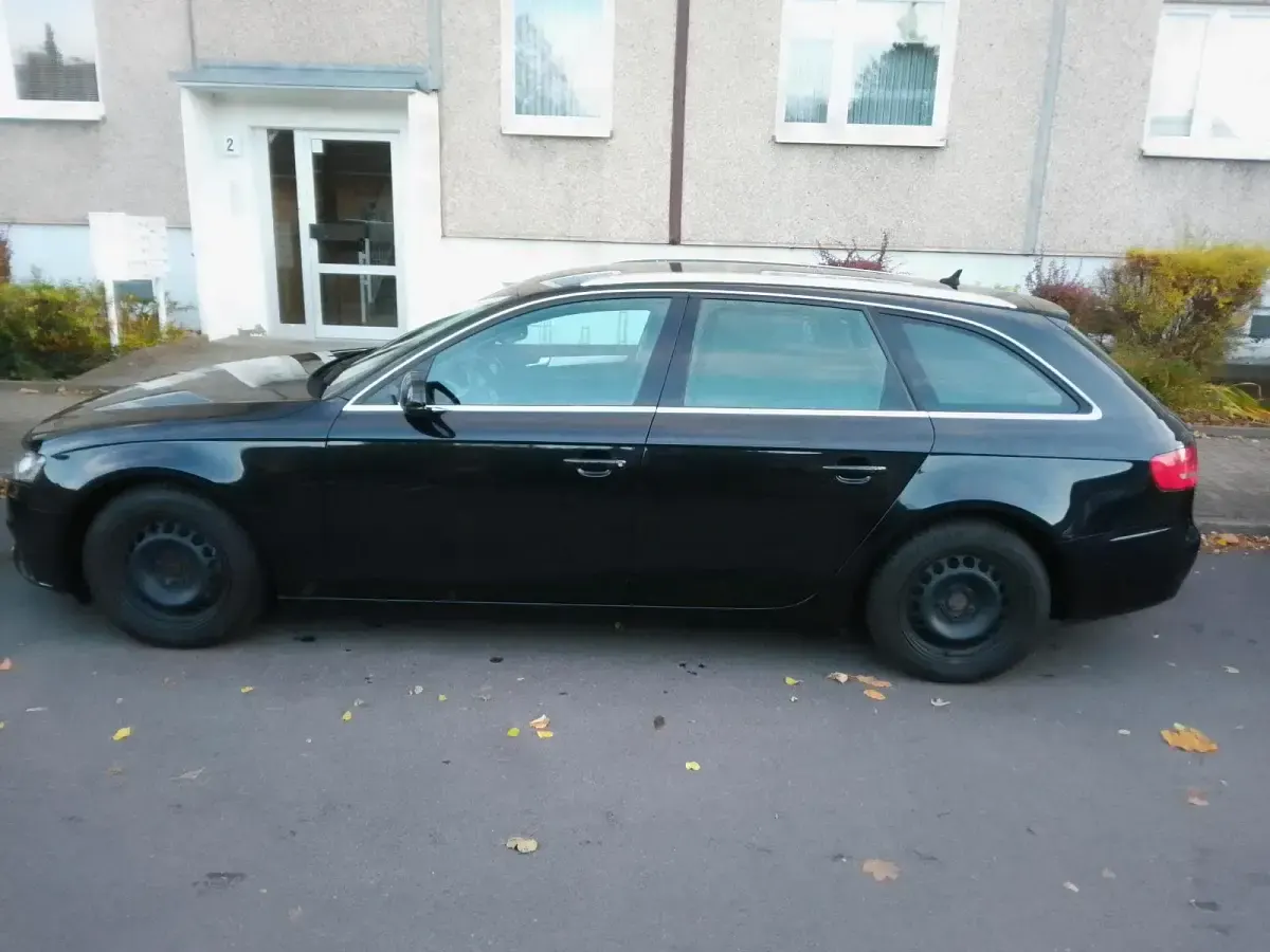 Gebraucht Audi A4 160 PS (117 kW) 2011 Schwarz Kombi
