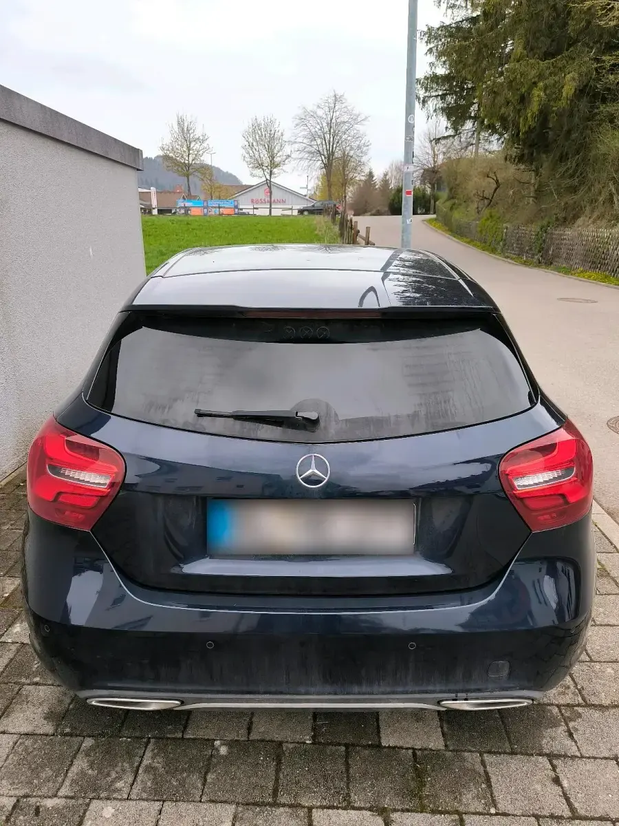 Gebraucht Mercedes A200 136 PS (100 kW) 2018 Blau Kleinwagen