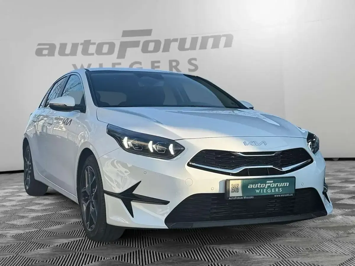 Ny Kia Ceed 101 HK (74 kW) 2025 Hvid Hatchback