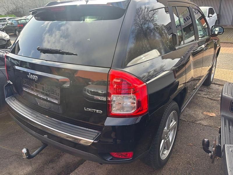 Gebraucht Jeep Compass Limited 163 PS (119 kW) 2011 Schwarz SUV