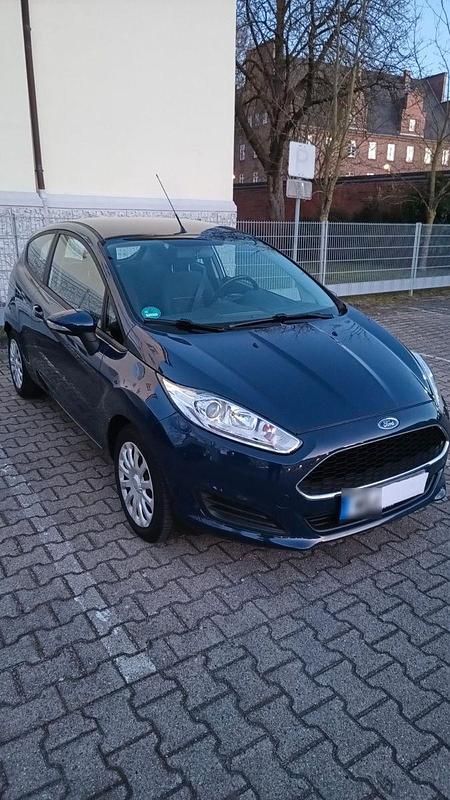 Gebraucht Ford Fiesta Trend 75 PS (55 kW) 2016 Blau Kleinwagen