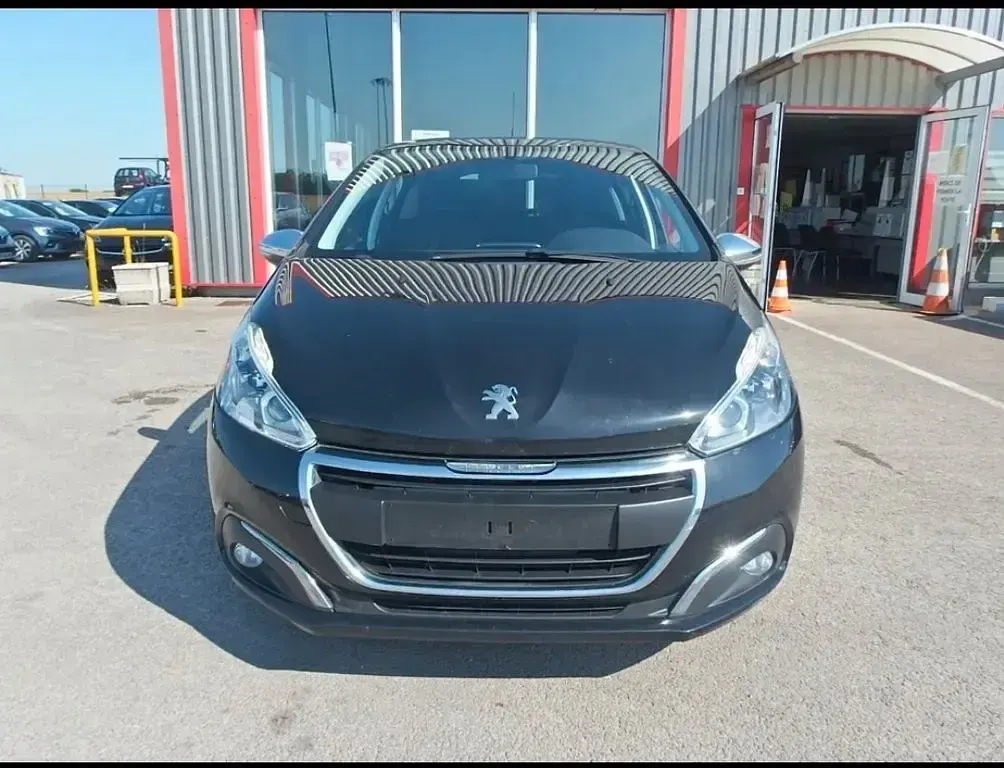 Gebraucht Peugeot 208 Allure 99 PS (72 kW) 2017 Schwarz Kleinwagen