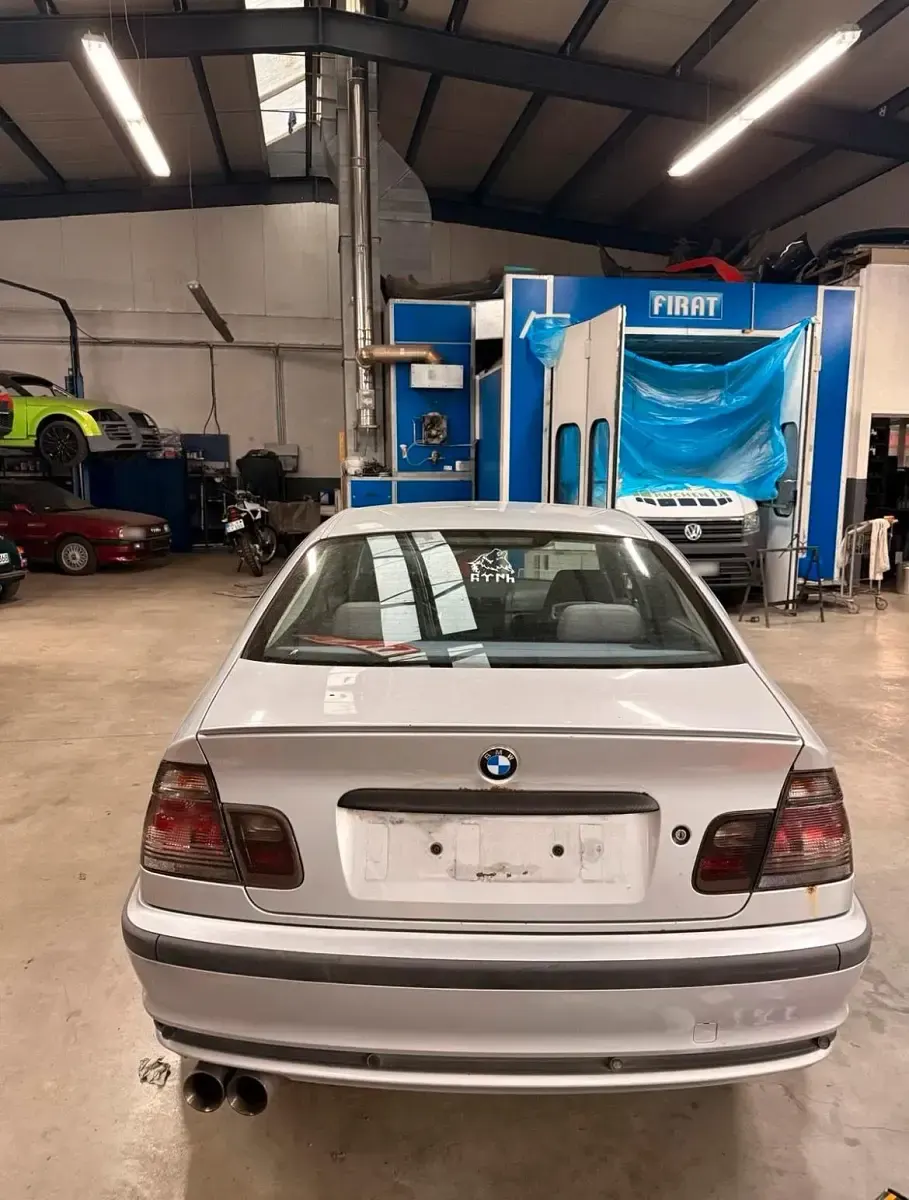 Gebraucht BMW 323 M Sport 170 PS (125 kW) 1998 Silber Limousine