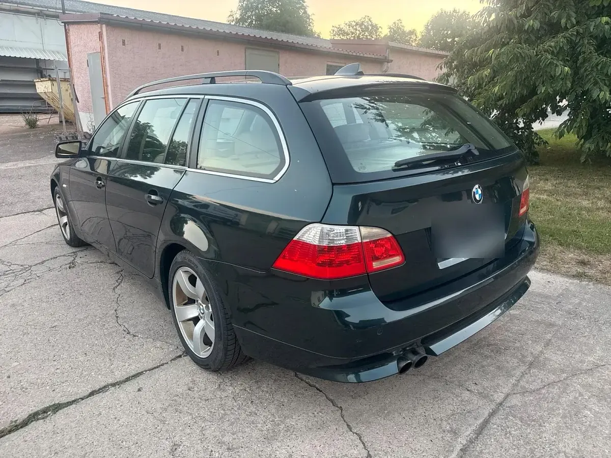 Gebraucht BMW 545 333 PS (244 kW) 2004 Grün Kombi