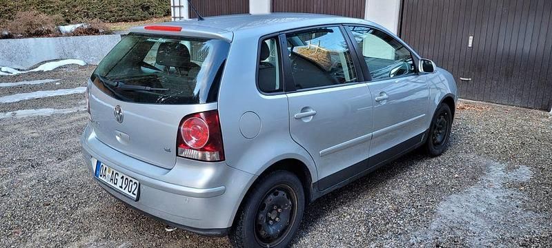 Gebraucht VW Polo Comfortline 75 PS (55 kW) 2005 Silber Kleinwagen