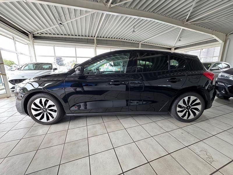 Gebraucht Ford Focus Cool & Connect 125 PS (91 kW) 2019 Schwarz Limousine