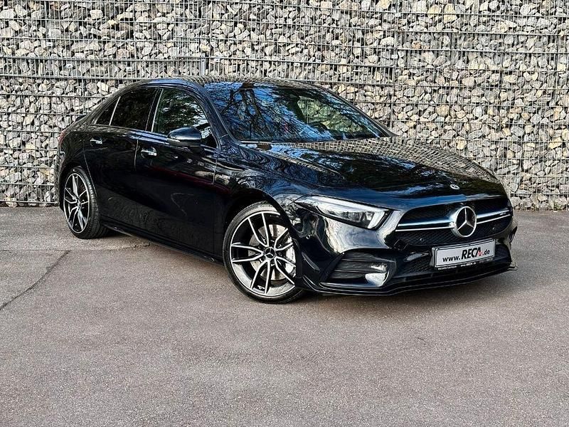 Schwarz Gebraucht 2022 Mercedes A35 AMG AMG Limousine | 38.920 € (Fairer Preis) - Bild 1/4