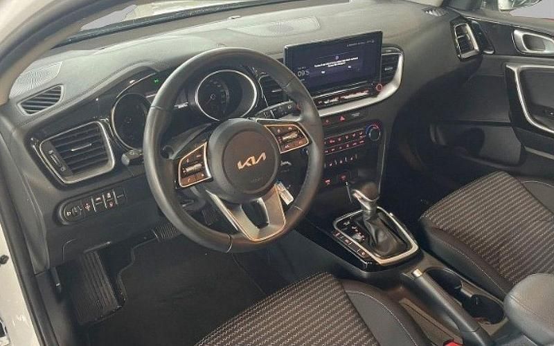 Gebraucht Kia Ceed Sportswagon 140 PS (102 kW) 2025 Weiß Kombi