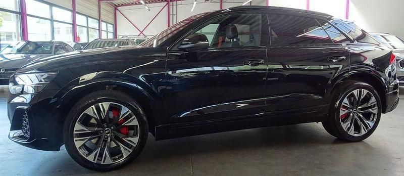Gebraucht Audi Q8 S-Line 286 PS (210 kW) 2024 Schwarz SUV