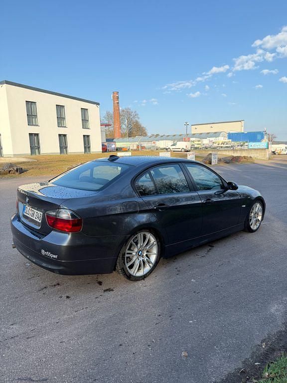 Gebraucht BMW 320 163 PS (119 kW) 2005 Grau Limousine