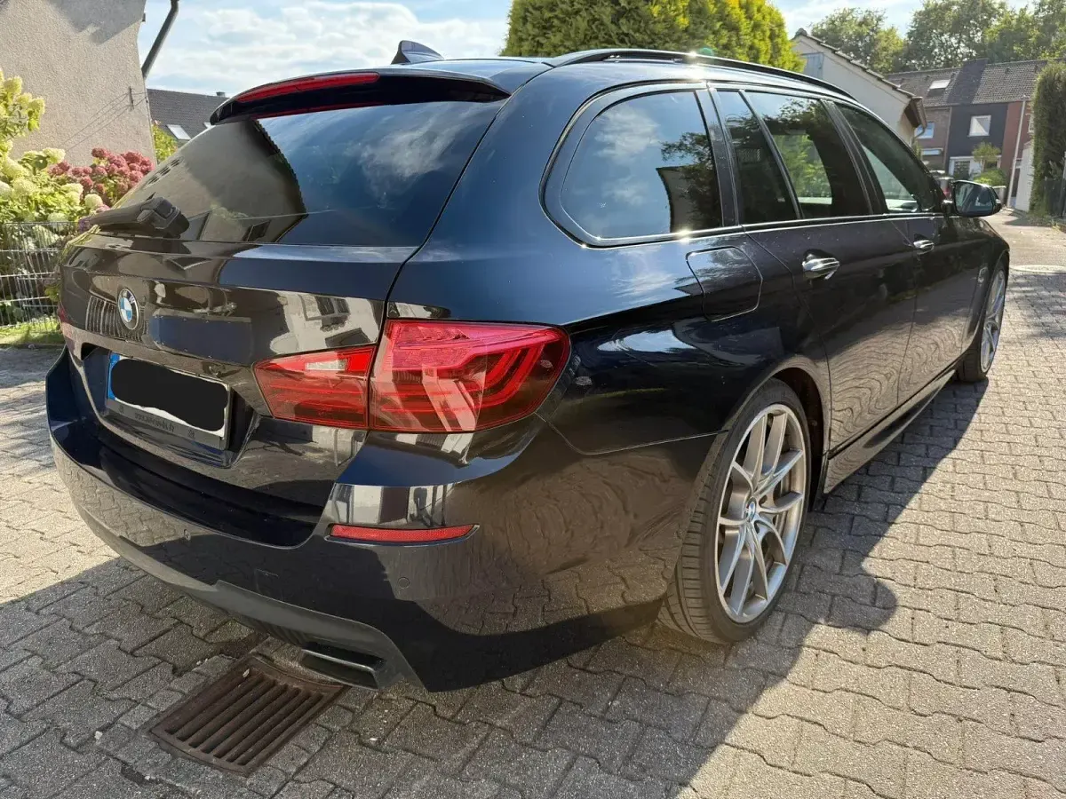 Gebraucht BMW 550 381 PS (280 kW) 2015 Braun Kombi