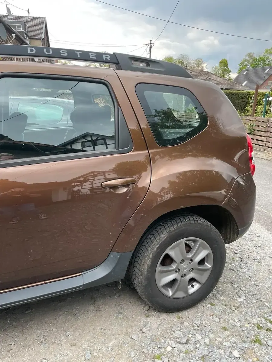 Gebraucht Dacia Duster Lauréate 105 PS (77 kW) 2014 Braun SUV