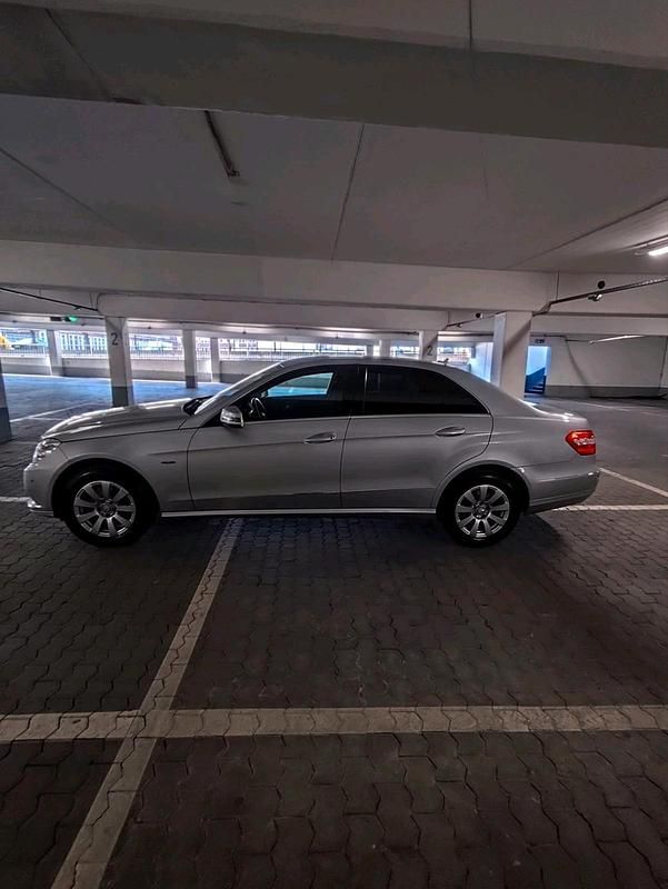 Gebraucht Mercedes E350 Elegance 292 PS (214 kW) 2009 Silber Limousine
