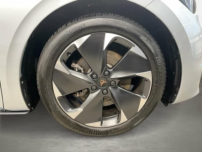 Gebraucht Cupra Born 169 kW (231 PS) 2024 Geysirsilber Kleinwagen