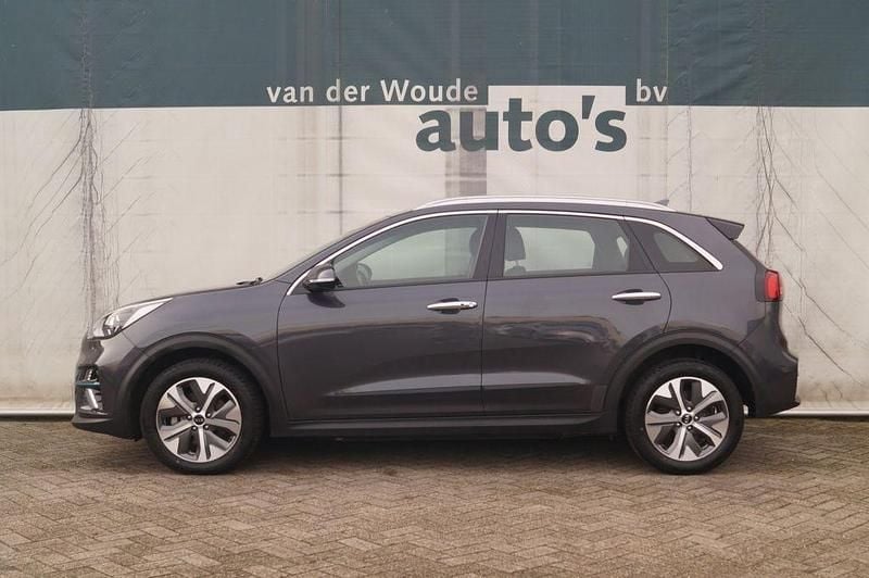 Grau Gebraucht 2020 Kia e-Niro SUV | 12.900 € (Fairer Preis) - Bild 1/4