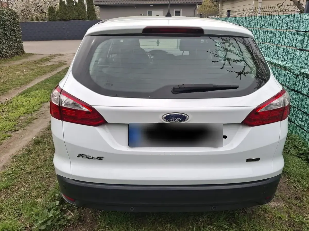 Gebraucht Ford Focus 125 PS (91 kW) 2012 Weiß Kombi