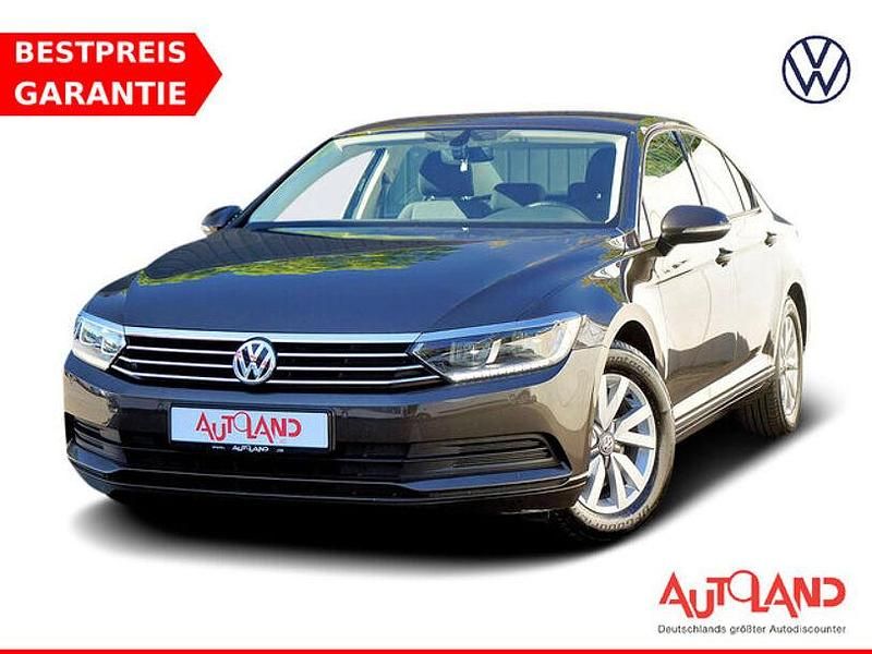 Braun Gebraucht 2016 VW Passat Limousine | 15.990 € (Fairer Preis) - Bild 1/4