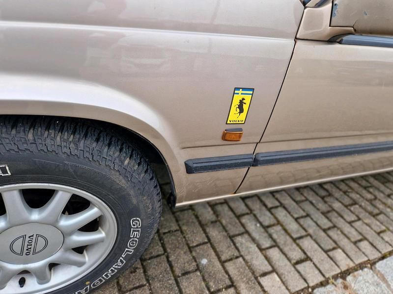 Second-hand Volvo 940 130 CP (95 kW) 1995 Auriu Break