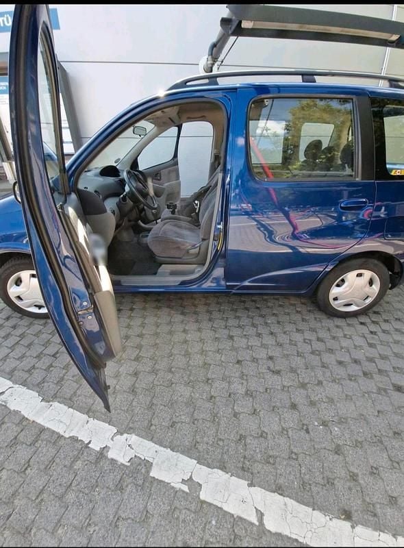Gebraucht Toyota Yaris 86 PS (63 kW) 2002 Blau Kombi