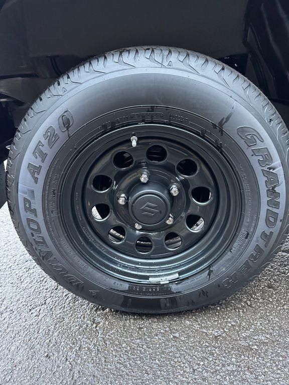 Gebraucht Suzuki Jimny 102 PS (75 kW) 2024 Grau SUV